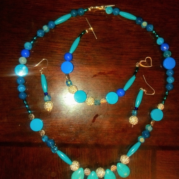Lette's Jewelry Shop Jewelry - 3pc jewelry set incl necklace, bracelet & earrings